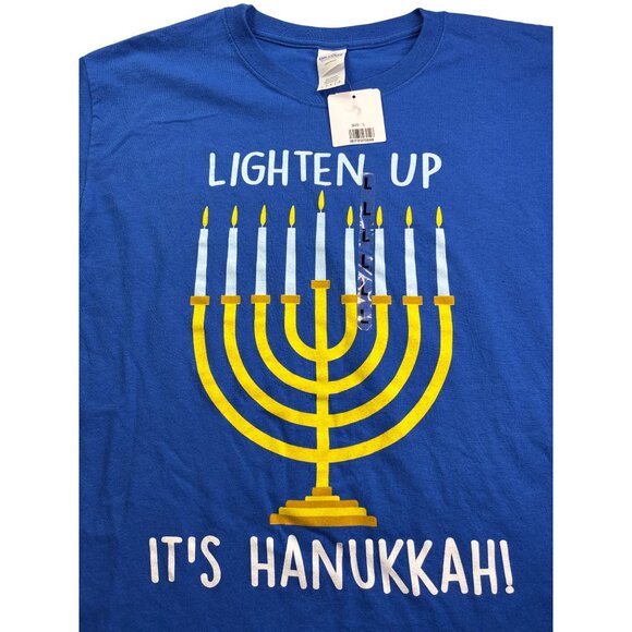 Hanukkah Menorah Lighten Up Mens T-Shirt Gildan Size L Blue Heavy Cotton New - Picture 3 of 5